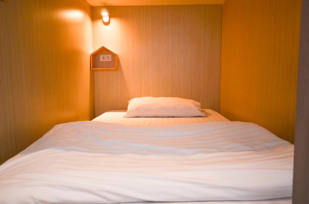 Good Day Hostel Бангкок Экстерьер фото