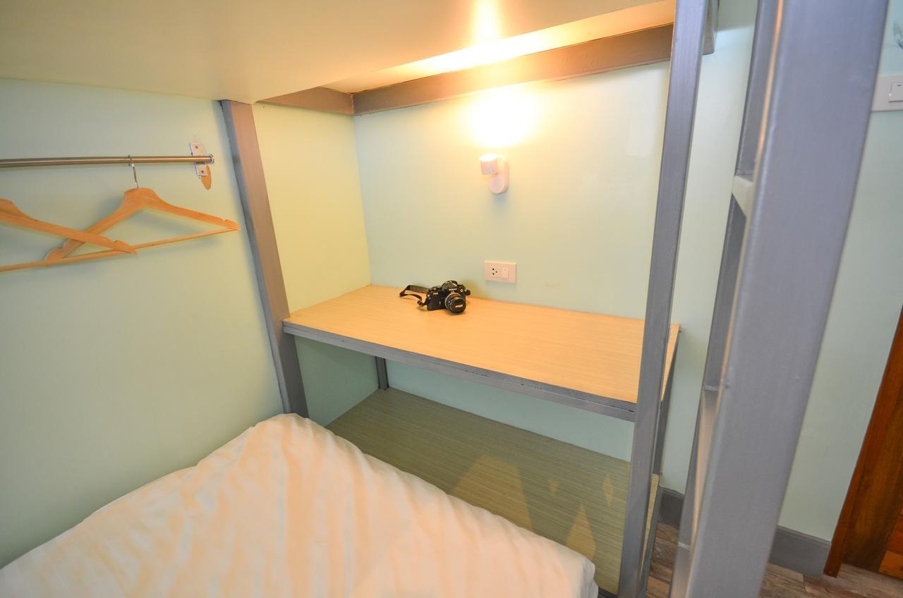 Good Day Hostel Бангкок Экстерьер фото