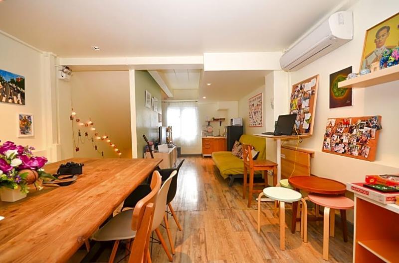 Good Day Hostel Бангкок Экстерьер фото